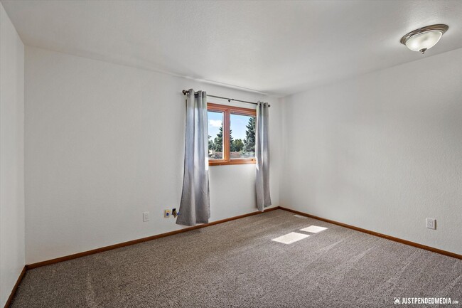 Building Photo - Modern Southside Duplex