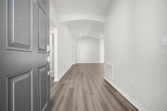 Building Photo - 1460 Fleur Dr