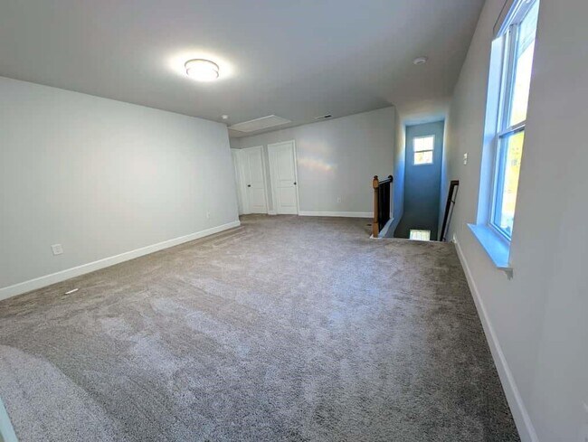 Building Photo - 5925 Pinnacle Vw Rd