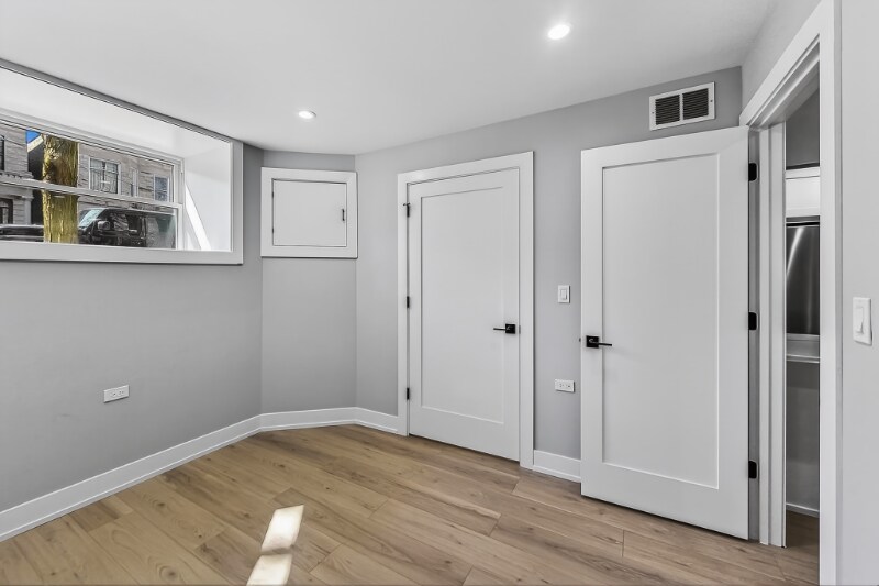 Building Photo - 2451 N Albany Ave