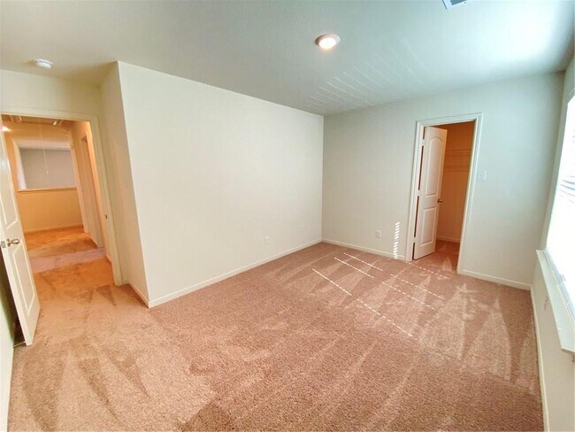 Building Photo - 116 Allington Cir