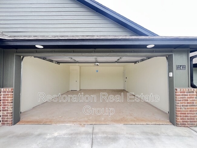 Building Photo - 11411 University