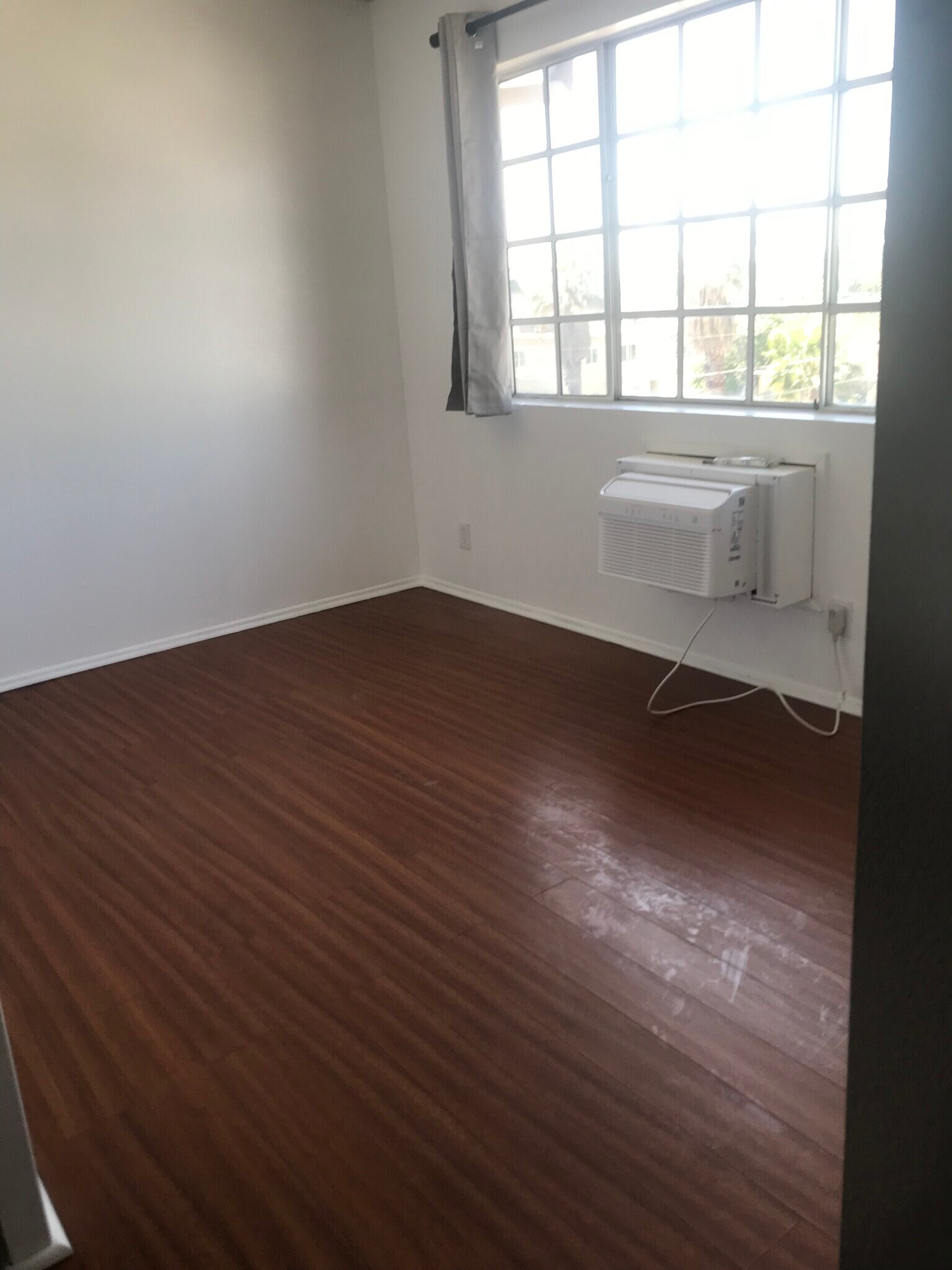 Building Photo - 11948 Hart St