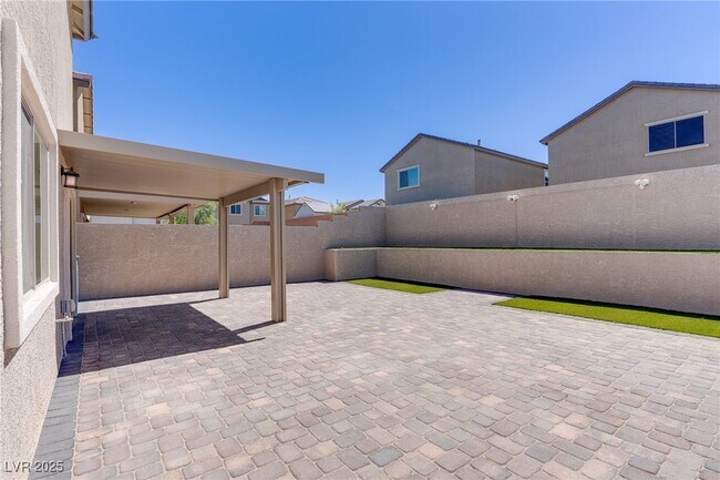 Building Photo - 9539 Wayfarer Seek Ct
