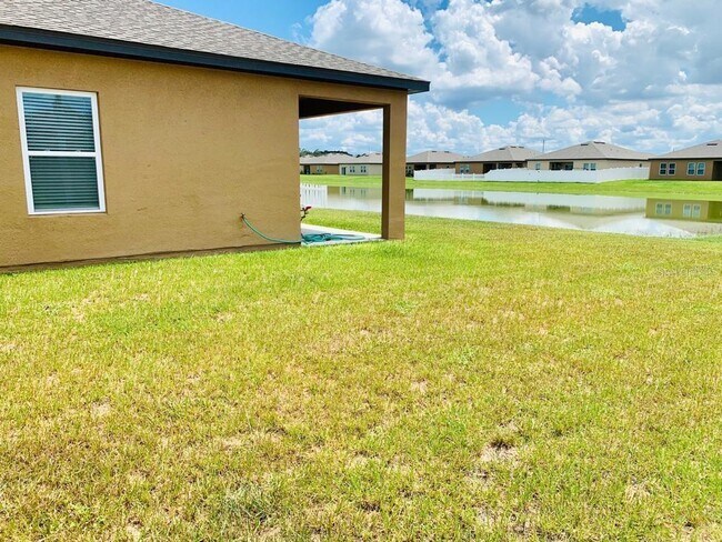 Building Photo - 4911 St James Dr