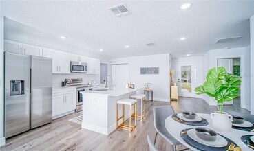 Building Photo - 17207 Waldrun Ave