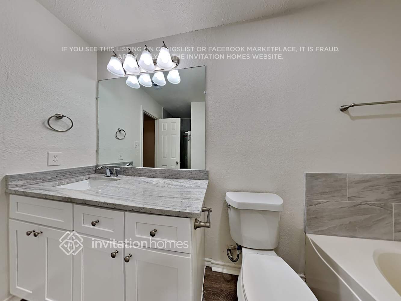 Building Photo - 8100 Rambler Rose St