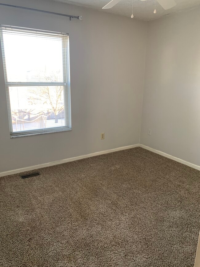 Building Photo - 9012 Ellersly Dr