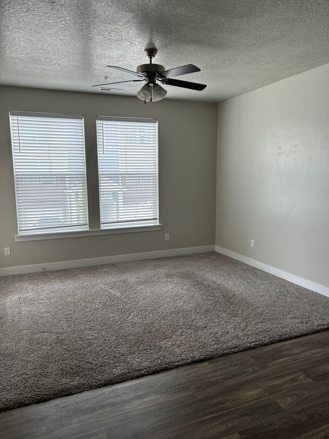 Building Photo - 573 N 360 W