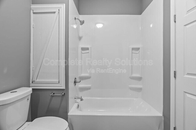 Building Photo - 3456 Chippewa St