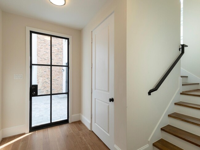 Building Photo - 3821 N Braeswood Blvd