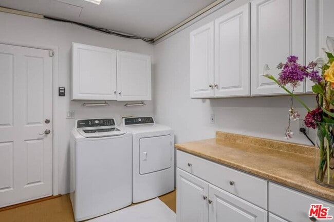 Building Photo - 9545 Dalegrove Dr