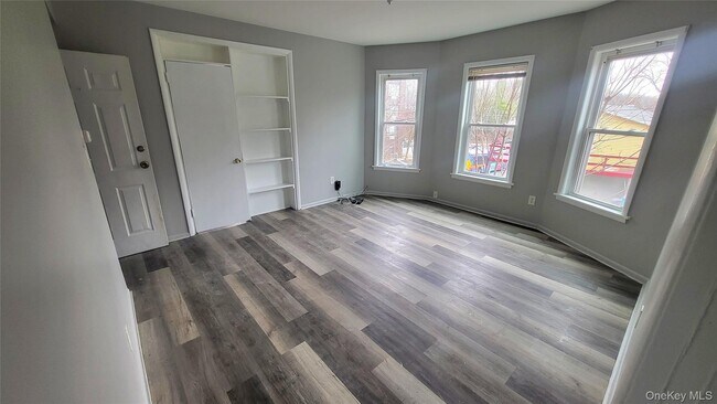 Building Photo - 174 South Ave