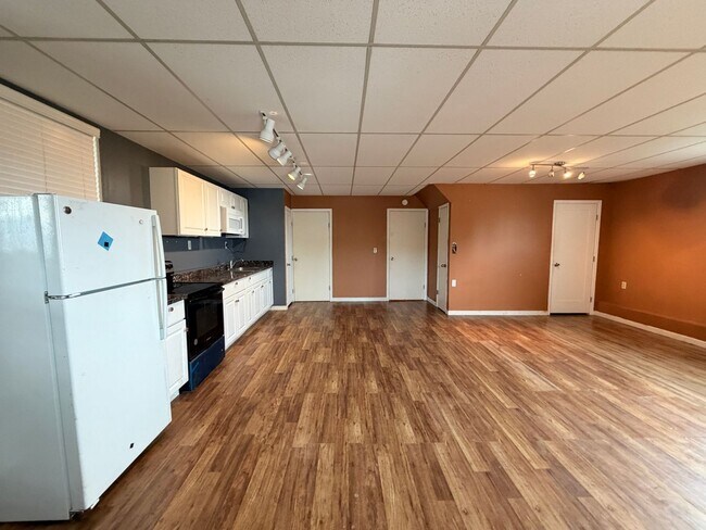 Building Photo - Flintwood- JK