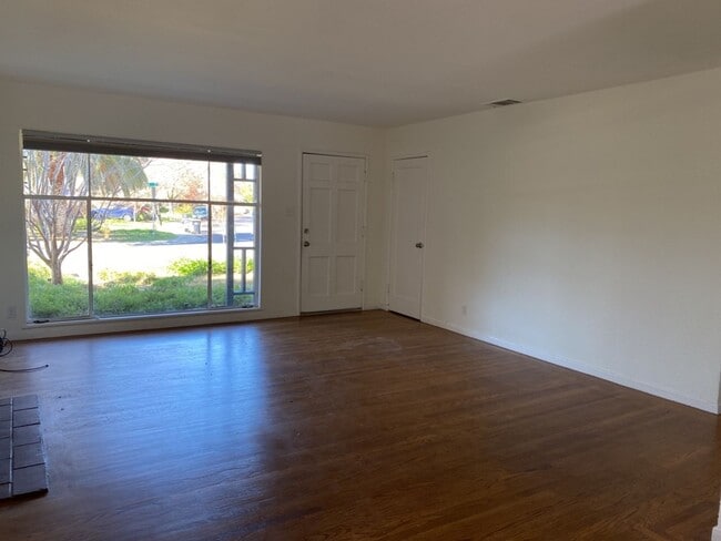 Building Photo - 648 K St