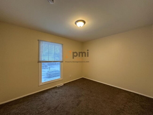 Building Photo - 2221 Yorktowne Dr