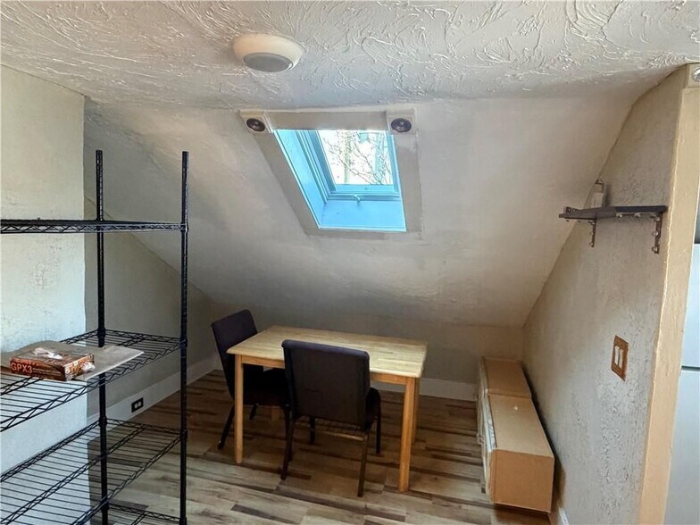 Building Photo - 69 Hope St