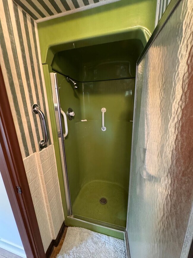 Building Photo - AVAILABLE NOW - Very Spacious, Unique, and Original Birchwood Village Home; Walking Distance to t...