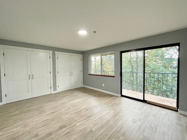 Building Photo - 15313 15th Ave NE