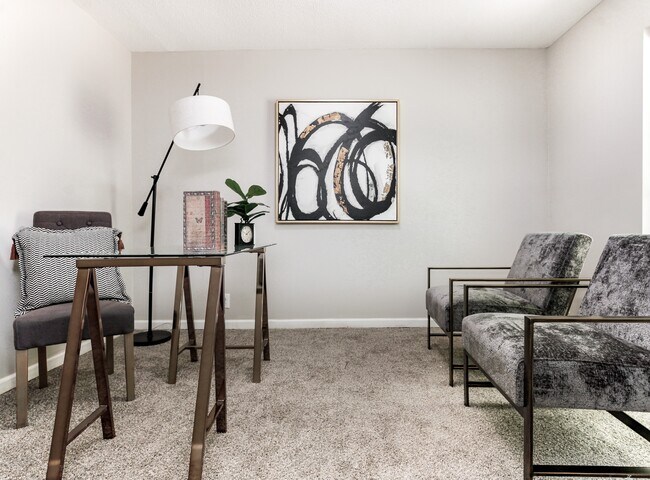 Private office - 1329 Paragon Pky