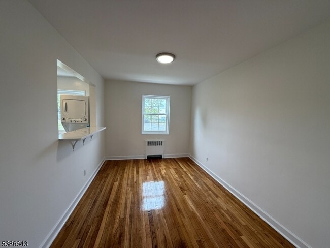 Building Photo - 13 W Roselle Ave