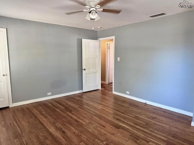 Building Photo - 1801 Rose St