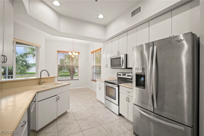 Building Photo - 9220 Belleza Way