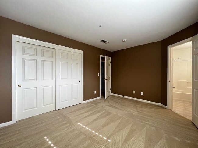 Building Photo - Charming Napa Condo in Quiet Court Setting