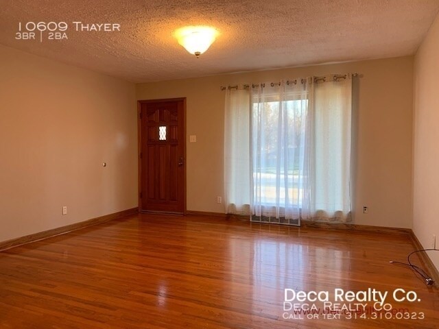 Building Photo - 3 Bedroom House