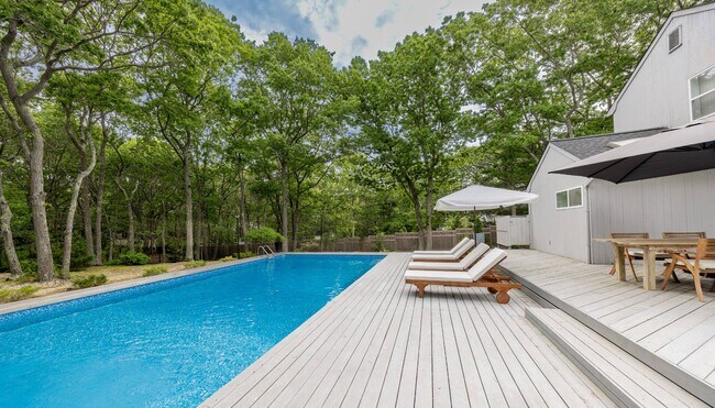 Building Photo - 43 Wooded Oak Ln