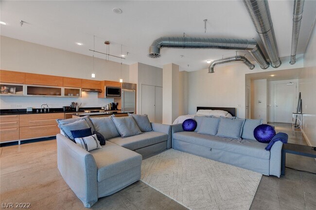 Building Photo - 200 Hoover Ave