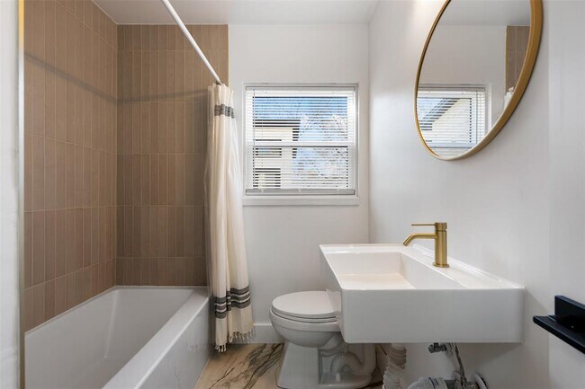 Building Photo - 1403 Palo Duro Rd