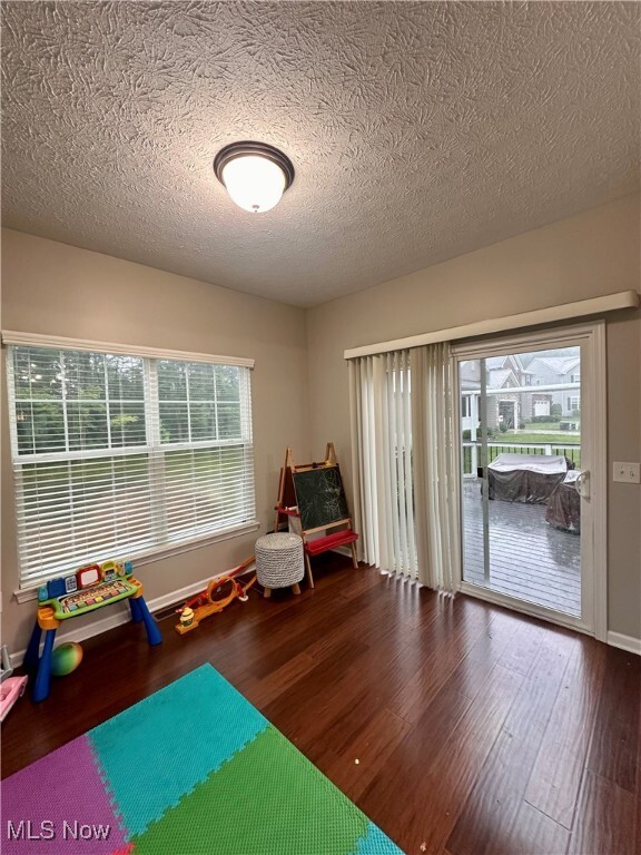 Building Photo - 10456 Dogwood Dr