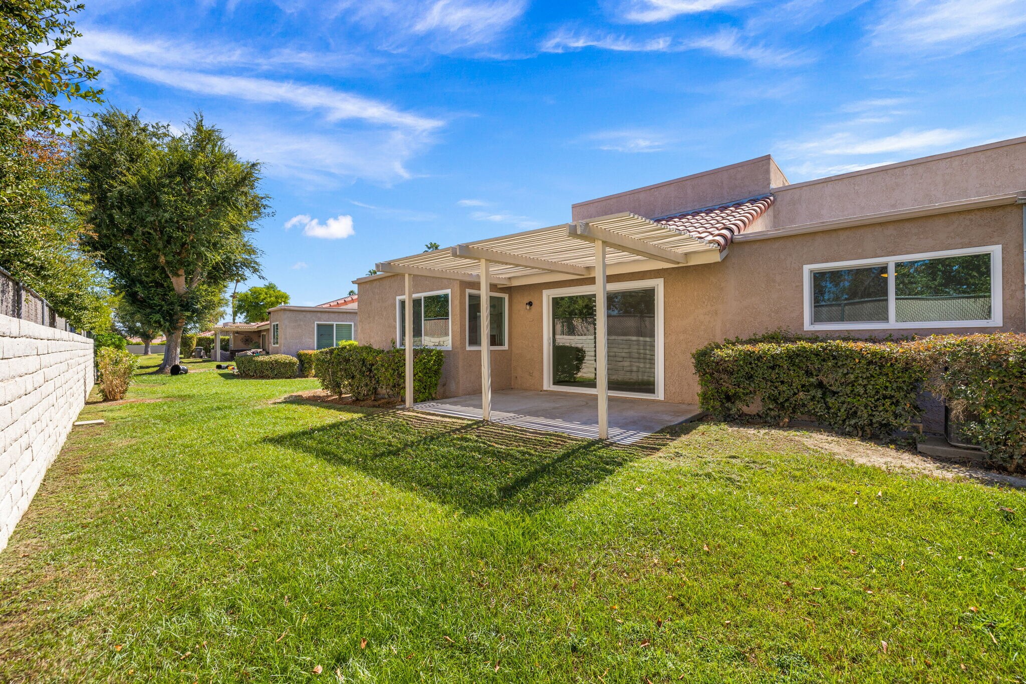 Building Photo - 74930 San Simeon Dr