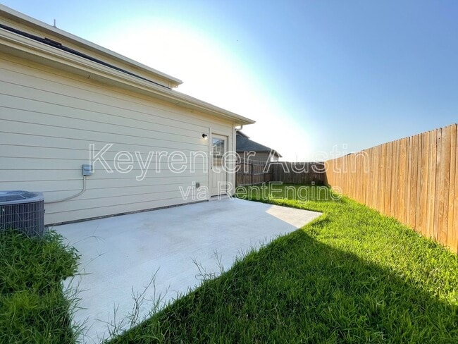 Building Photo - 12105 Greywacke Dr