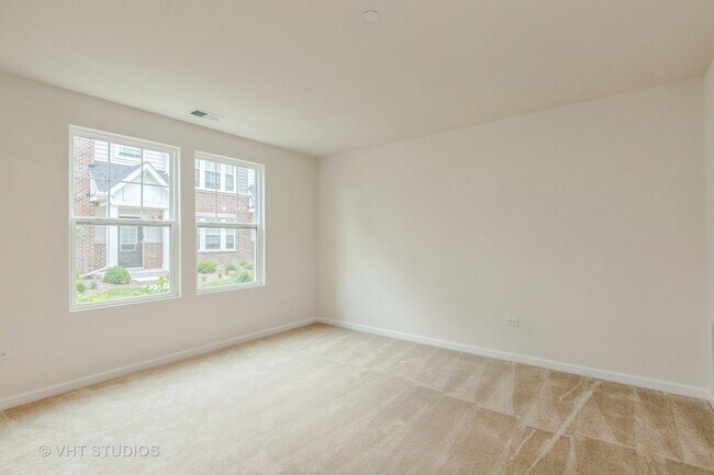 Building Photo - 155 Yorktown Ct