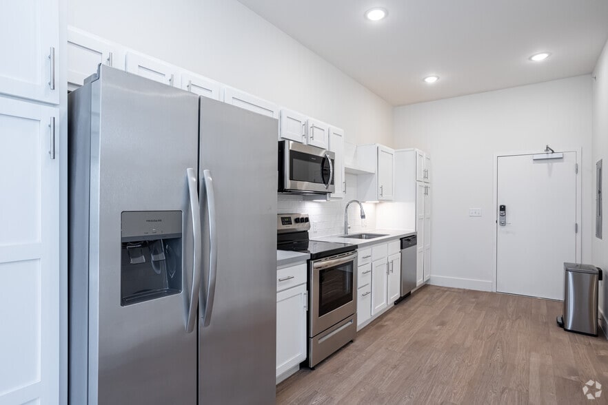 Studio, 1BA - 462 SF - Yellowstone - G at Market
