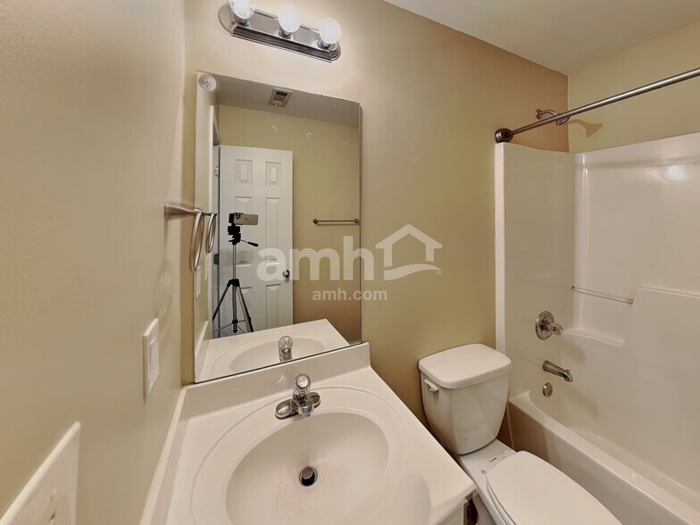 Building Photo - 1081 High Tide Ct