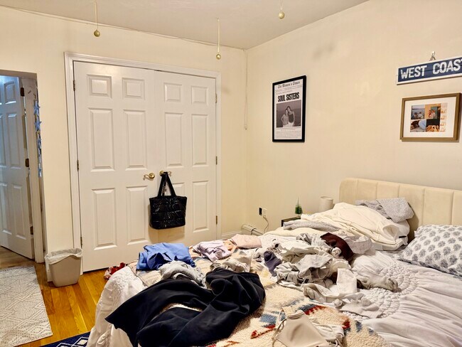 Building Photo - 1122 Commonwealth Ave