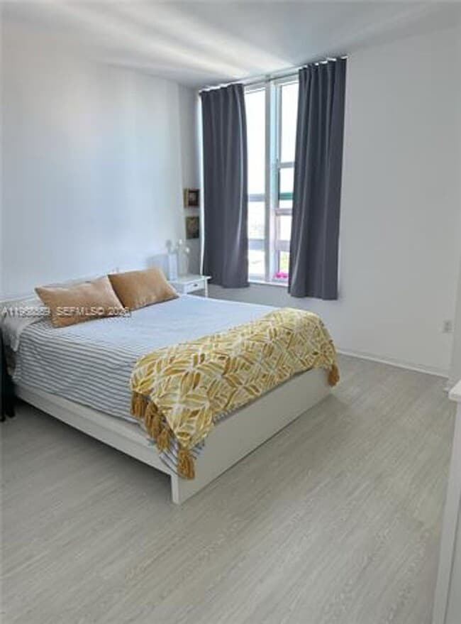 Building Photo - 951 Brickell Ave