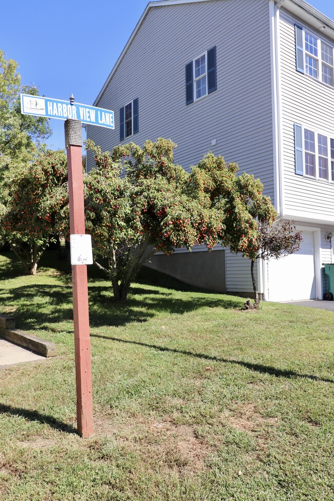 Building Photo - 45 Harbor View Ln