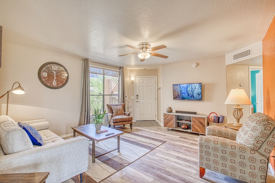 Building Photo - 6655 N Canyon Crest Dr
