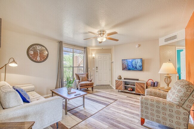 Building Photo - 6655 N Canyon Crest Dr