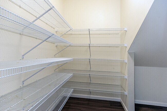 Building Photo - 3 bedroom, 2.5 bath, Garage Parkside by Gentry