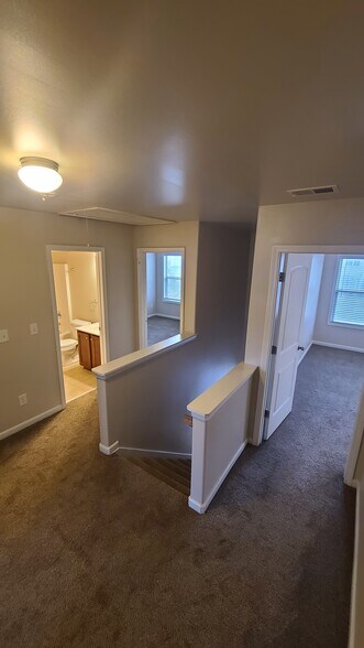 Upstairs - 383 Edgemont Ave