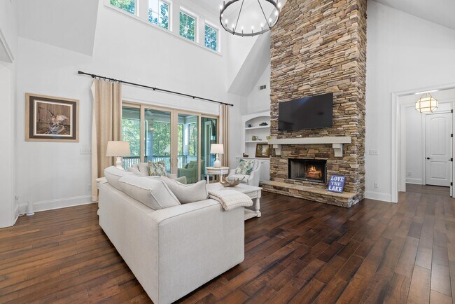 Building Photo - 1020 Bridle Bit Ln