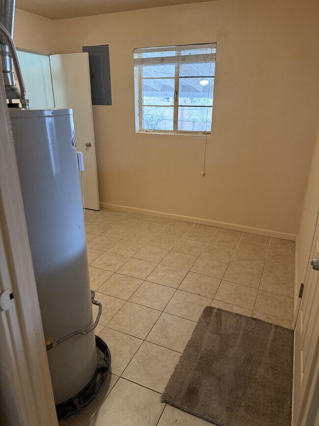 Building Photo - Charming 3 bed/2 bath house in the Heart o...