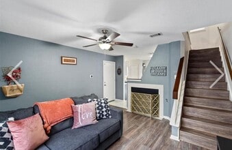Building Photo - Updated 3-Bed Townhome Oasis in Copperfield | Greenbelt Views, Granite Kitchen & Move-In Ready!