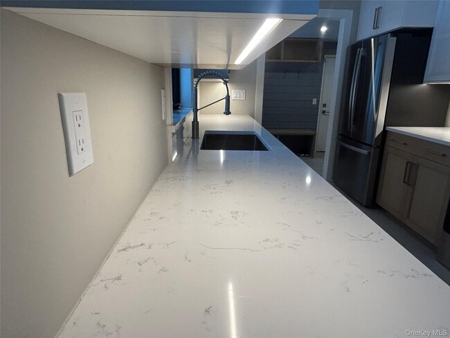 Building Photo - 49 Hackensack Heights Rd