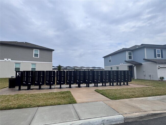 Building Photo - 16462 Bird of Paradise Ave